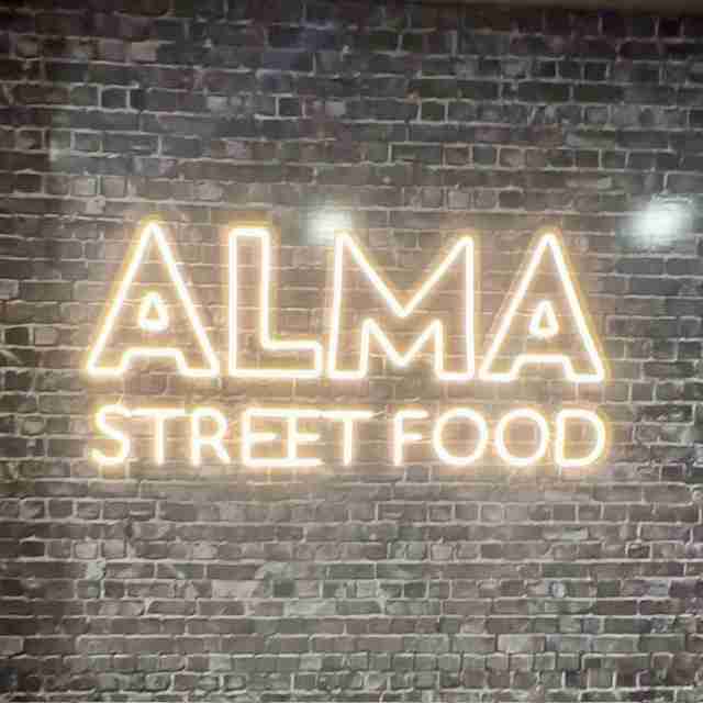 Alma Street Food, buenas hamburguesas en Puente Tocinos